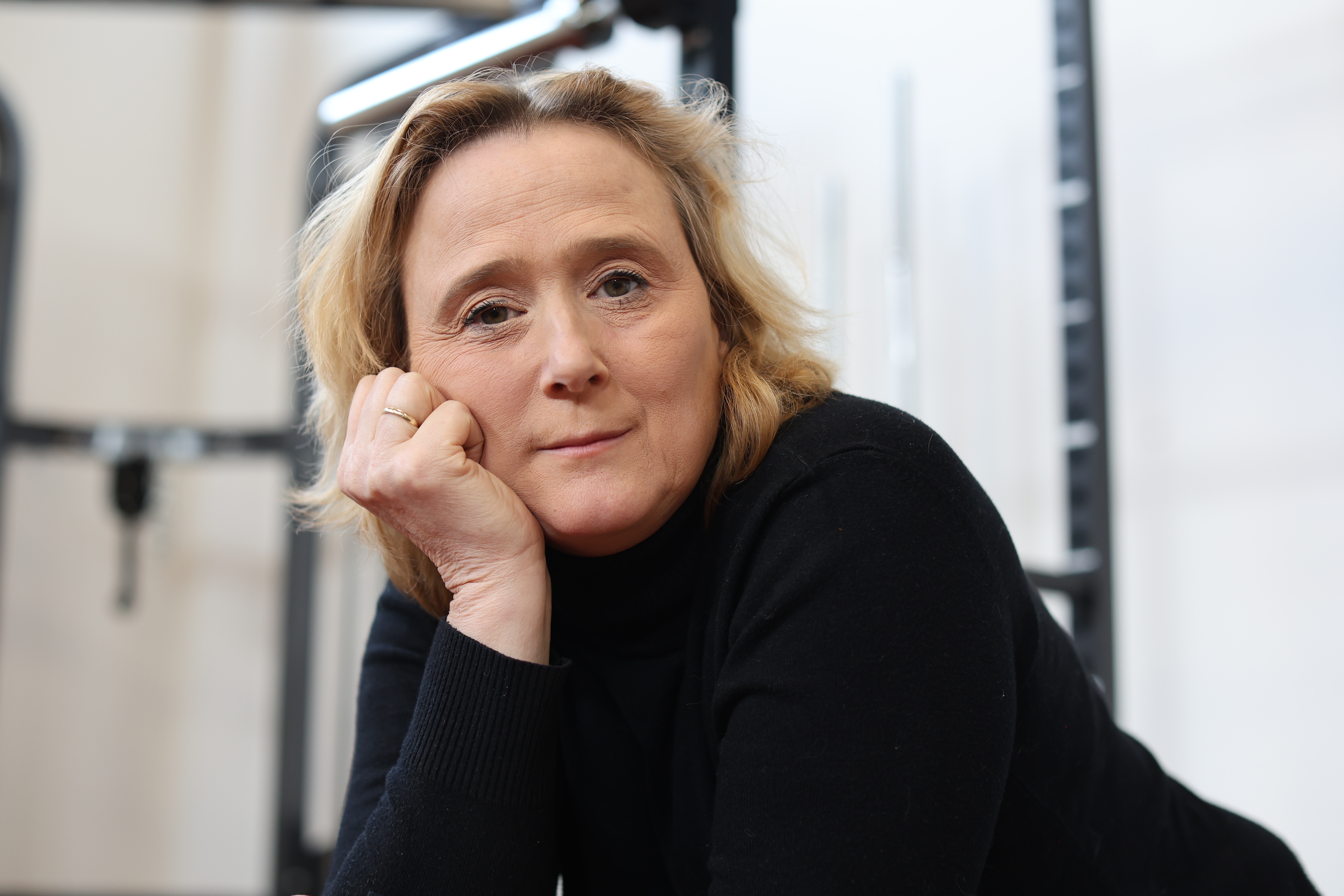 Sabine van der Elsen in haar praktijk in Grubbenvorst